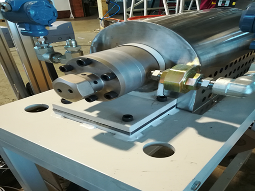 青島一汽解放新能源汽車(chē)玻璃膠噴涂系統